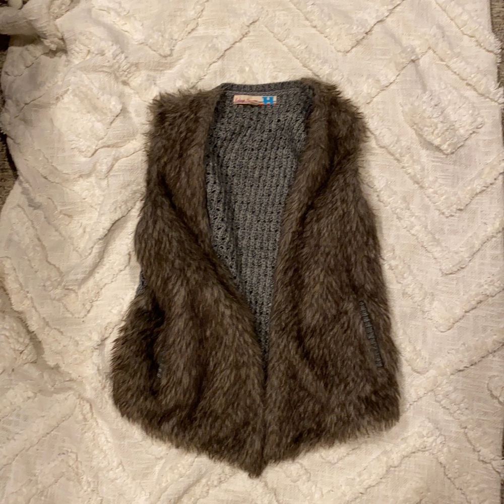 Fur vest